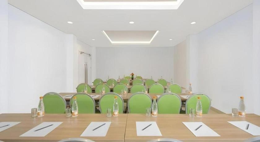Ixo Hotel 2*